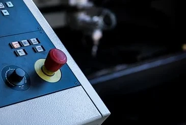 Как выбрать средство от скольжения обуви зимой